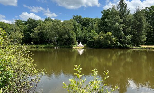 LAKE 2 &pound;700